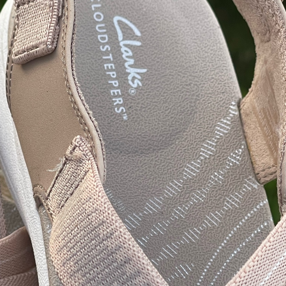 Clarks Cloudsteppers Comfortable Beige Sandals - image 5